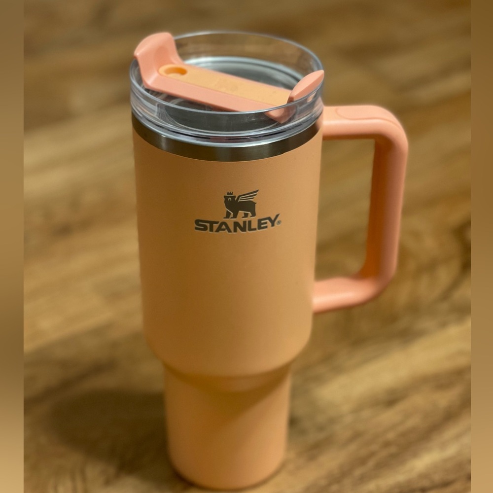 Peach 40oz Stanley